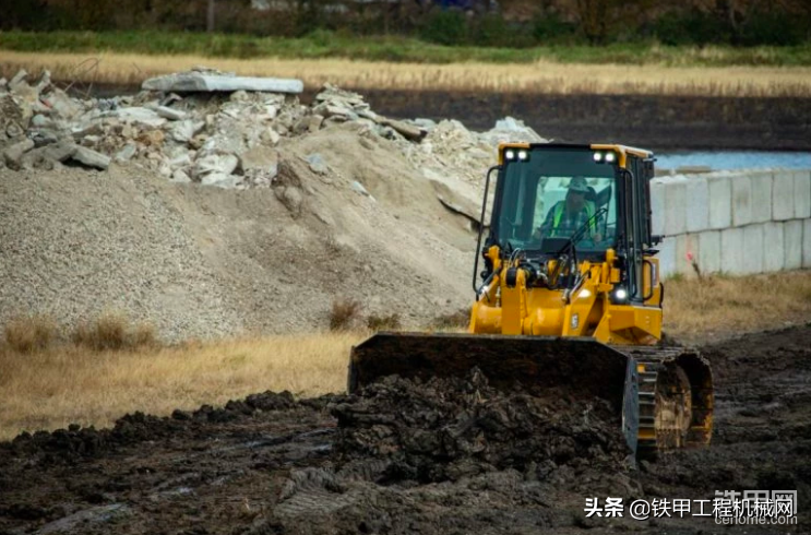 Cat 963履带式装载机全面解析，全新驾驶室，更大动力