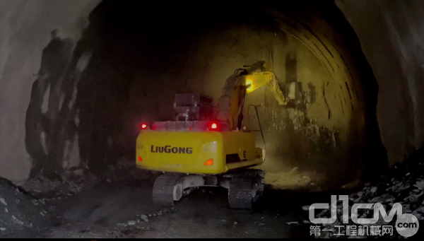 柳工隧道专业挖掘机