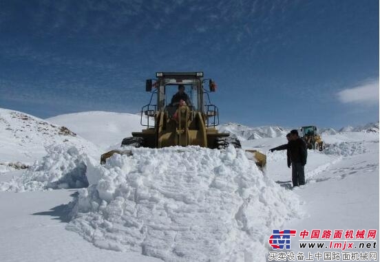 独家：寒冬已至 除雪设备在各地隆重登场