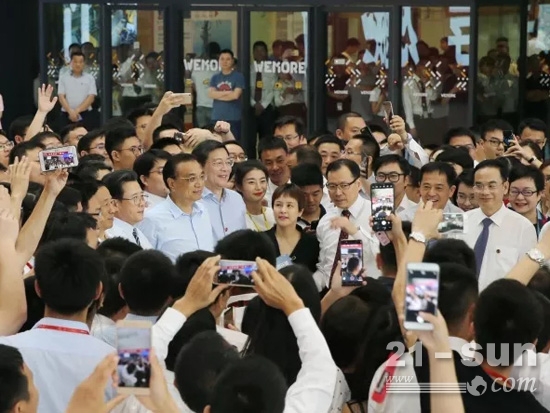 李克强总理6月12日在湖南考察三一众创空间