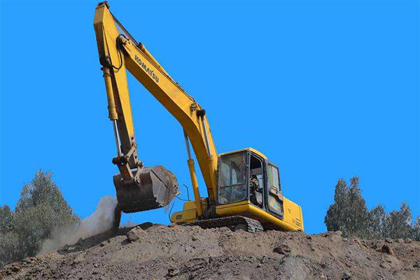 挖掘机的不正规使用，会减少挖机寿命 