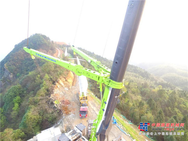 中联重科ZAT8000全地面起重机 精准助力雪峰山风电项目